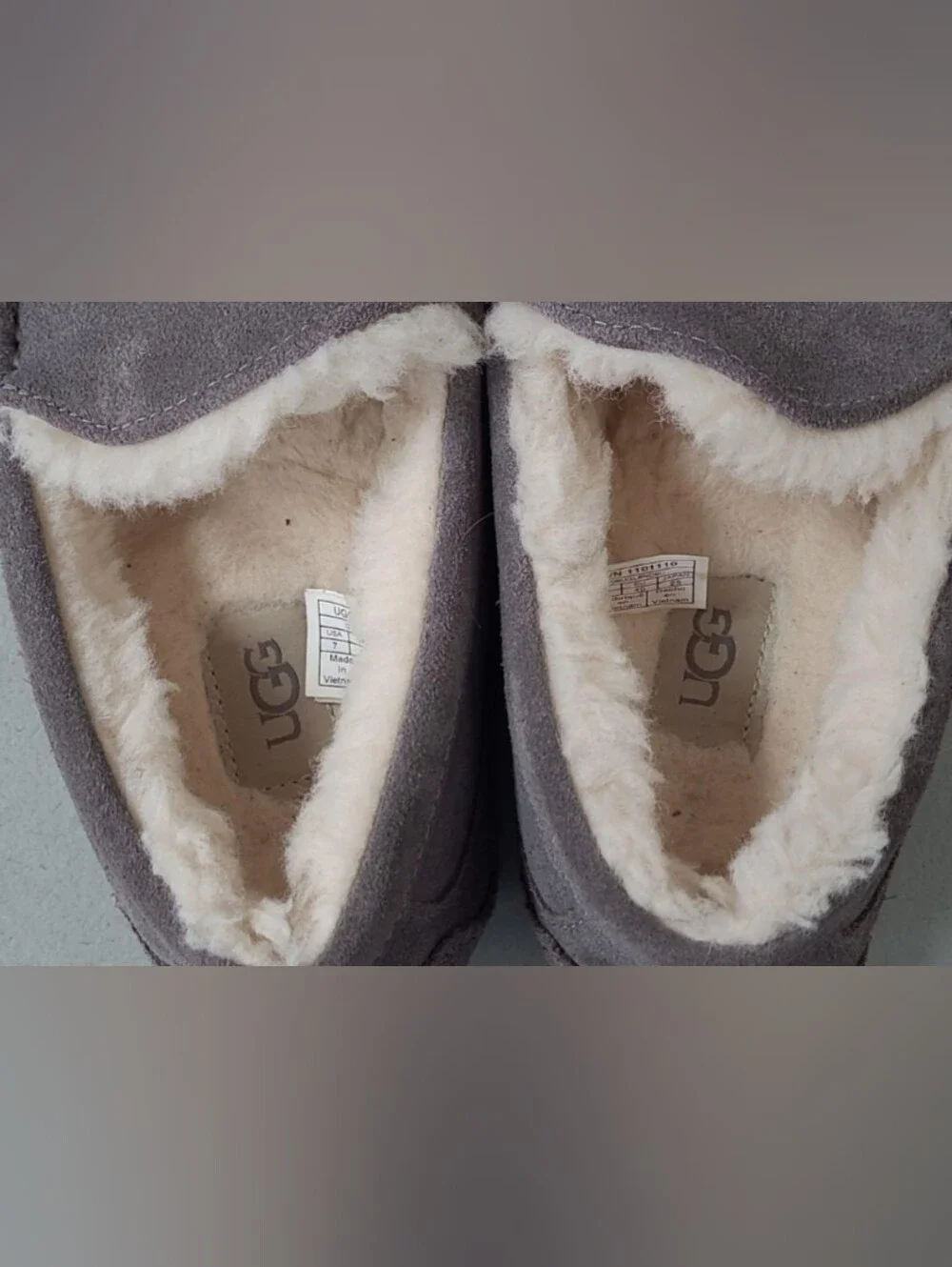 UGG® Ascot Moccasin Suede Slippers Size 7 Used Excellent